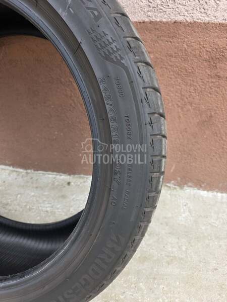 Bridgestone 245/45 R19 Letnja