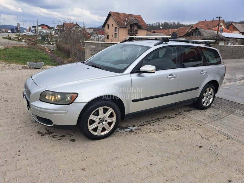 Volvo V50 