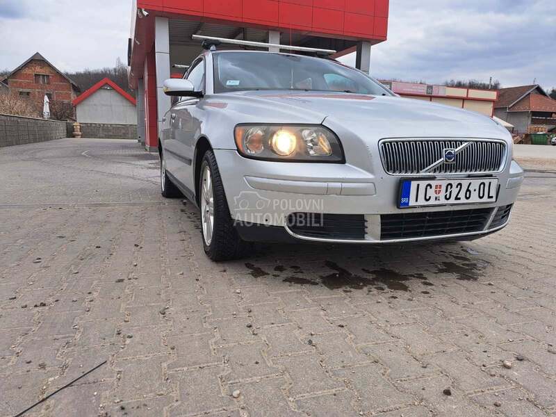 Volvo V50 
