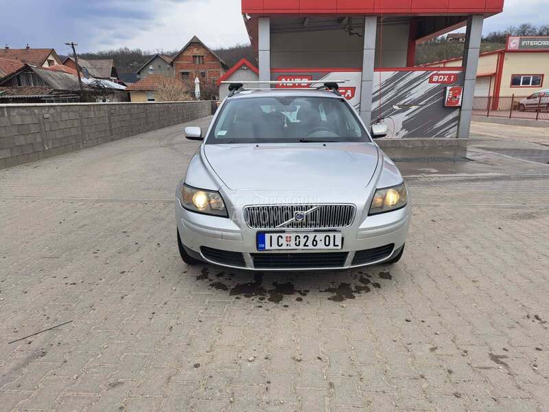 Volvo V50 