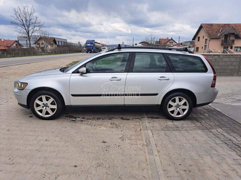 Volvo V50 