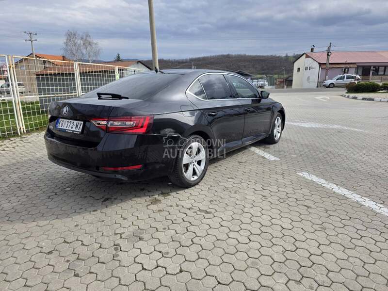 Škoda Superb 