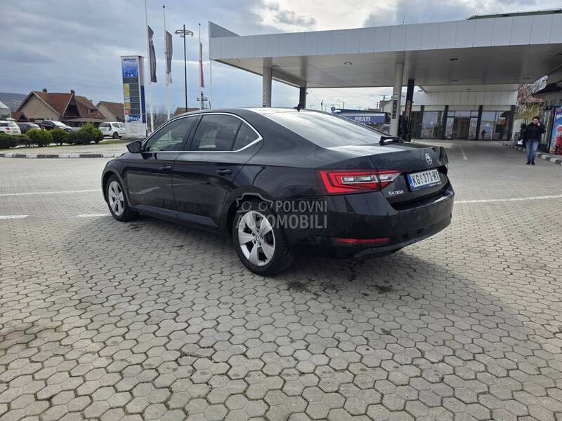 Škoda Superb 