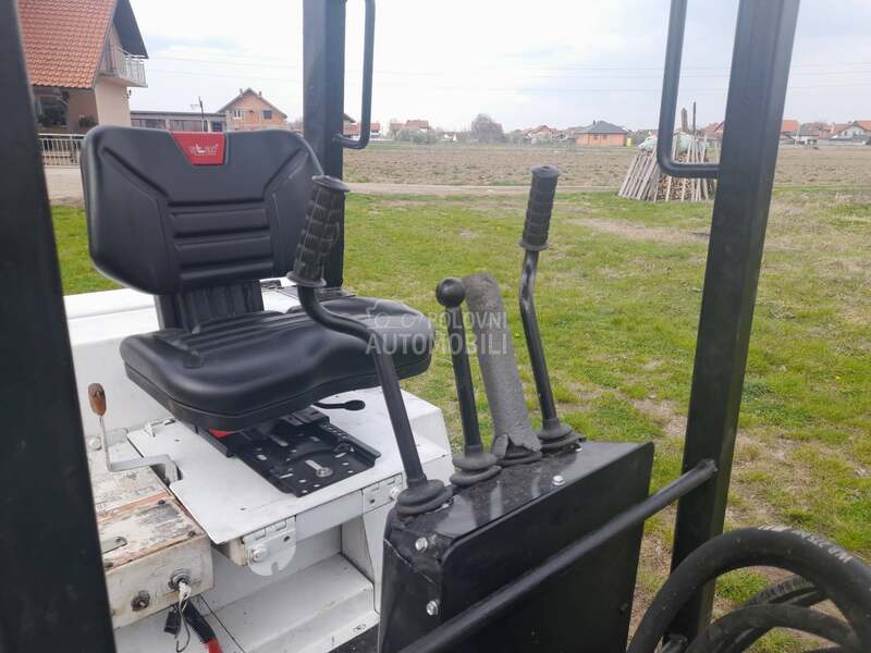 Bobcat E 220 tezak 1.7t