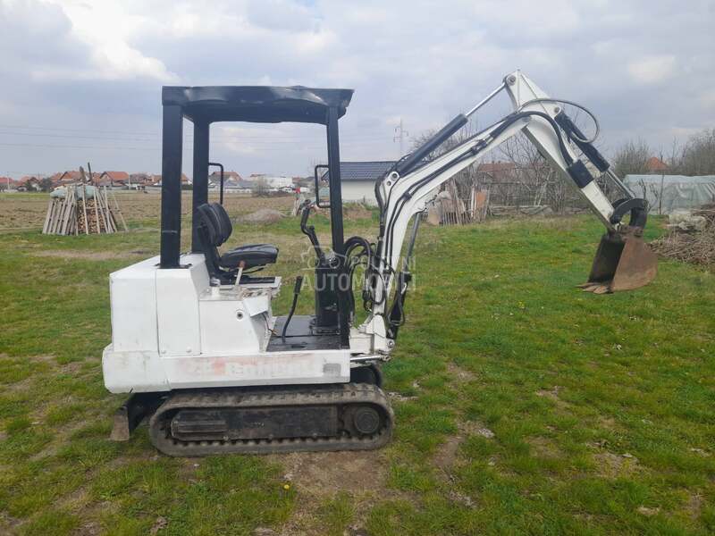 Bobcat E 220 tezak 1.7t