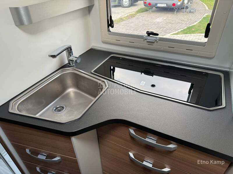 Adria Matrix Axess 670 SL