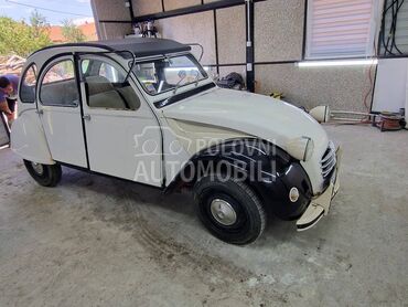 Citroen 2CV spacek