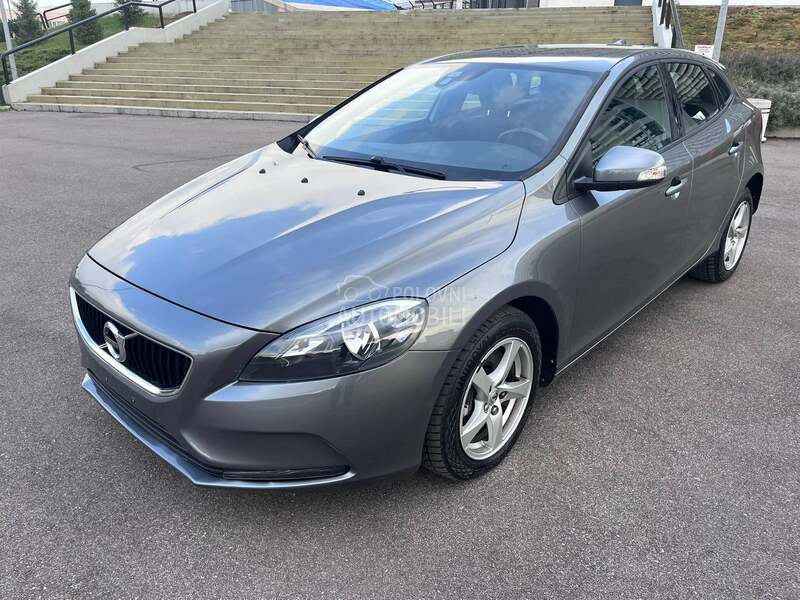 Volvo V40 auto