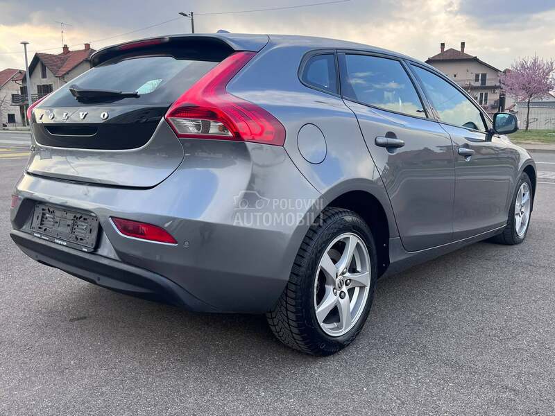 Volvo V40 auto
