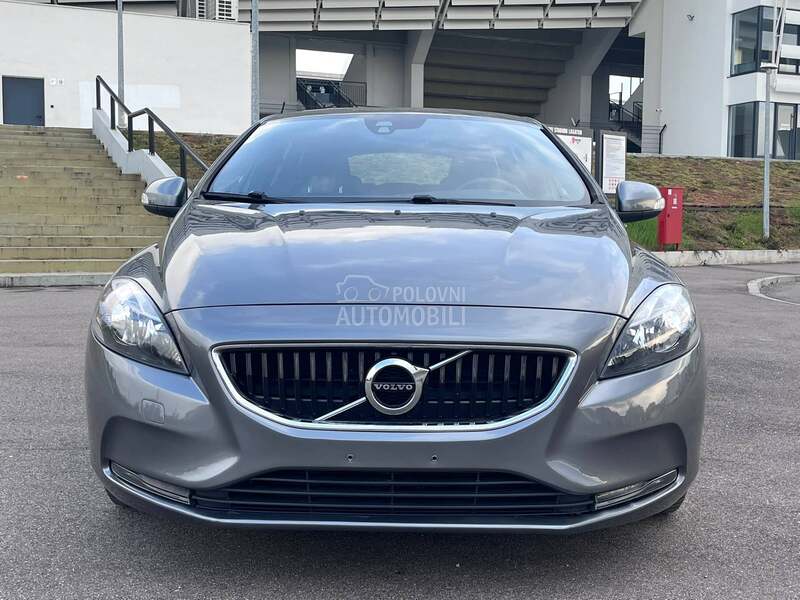 Volvo V40 auto