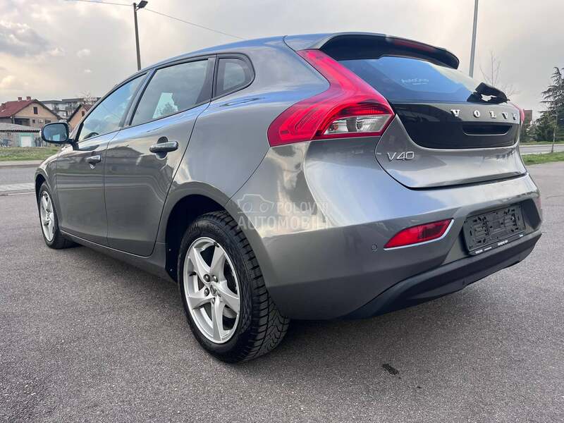 Volvo V40 auto