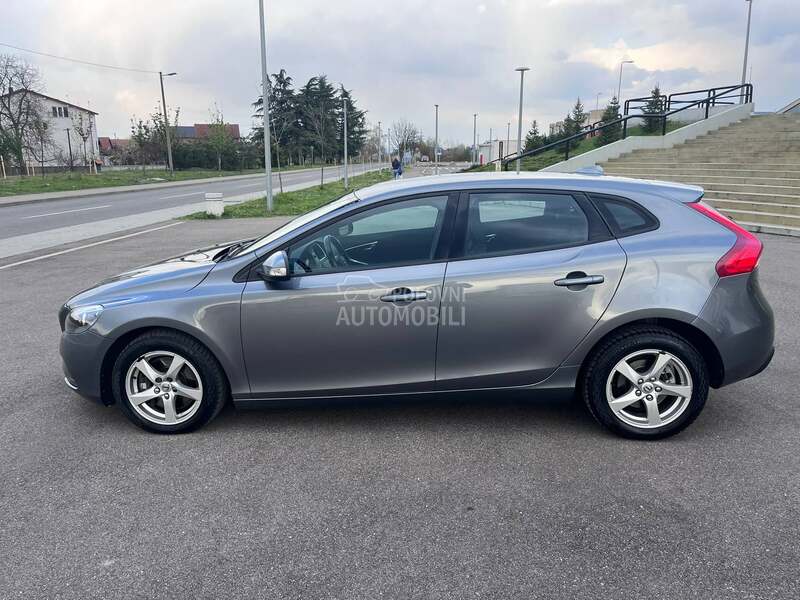 Volvo V40 auto