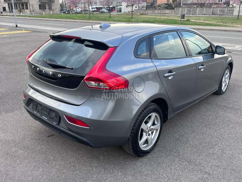 Volvo V40 auto