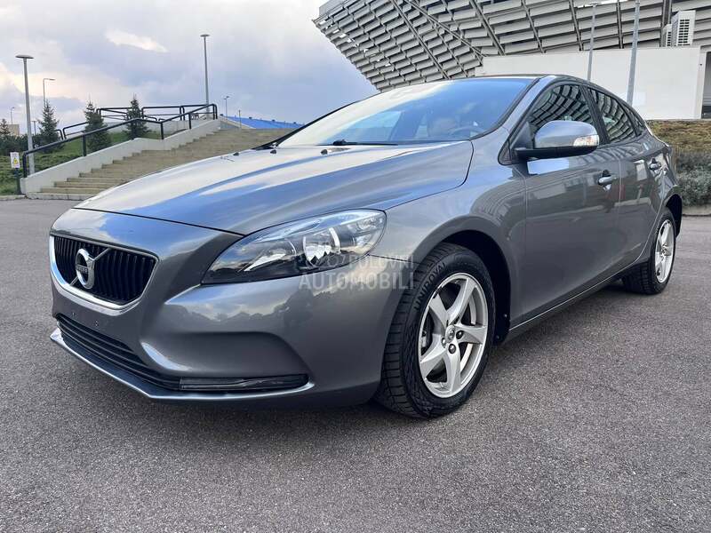 Volvo V40 auto