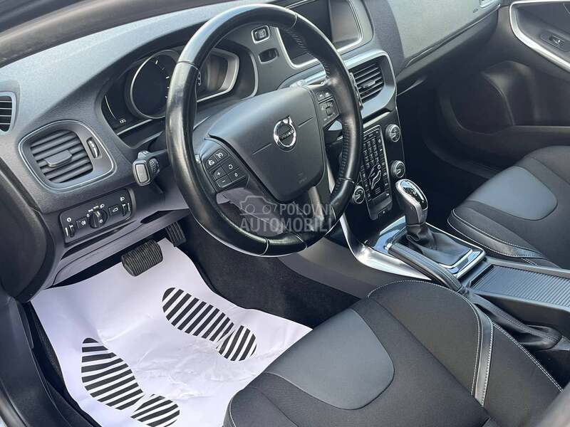 Volvo V40 auto
