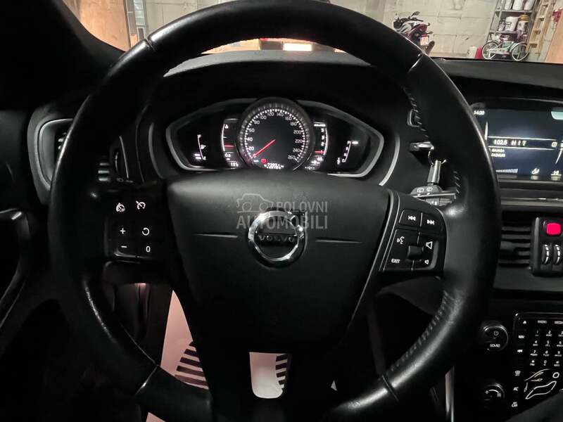 Volvo V40 auto