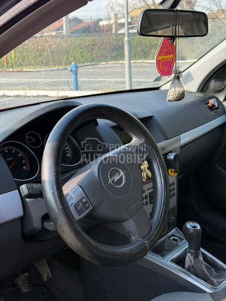 Opel Astra H 