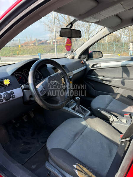 Opel Astra H 