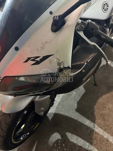 Yamaha R1