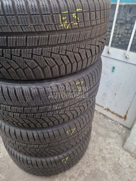 Hankook 225/45 R17 Zimska