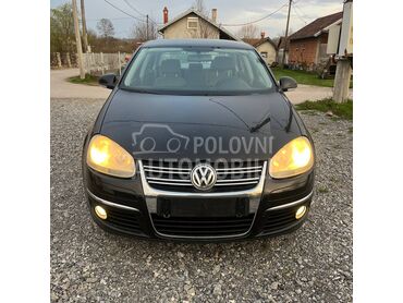 Volkswagen Jetta a5 -  kompletan auto u delovima