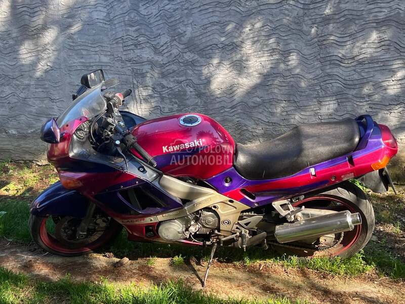 Kawasaki zzr 600
