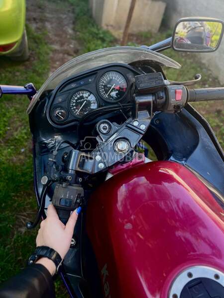 Kawasaki zzr 600
