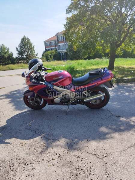 Kawasaki zzr 600