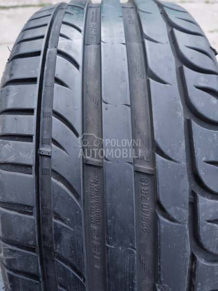 Taurus 225/40 R18 Letnja