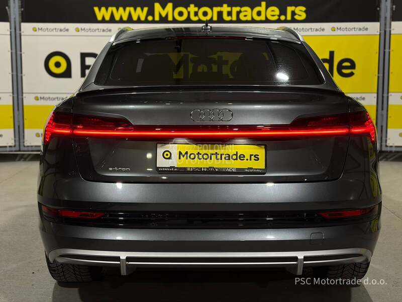 Audi e-tron 