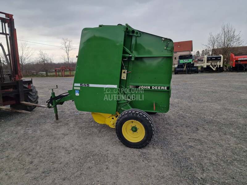 John Deere 545 dva kanapa