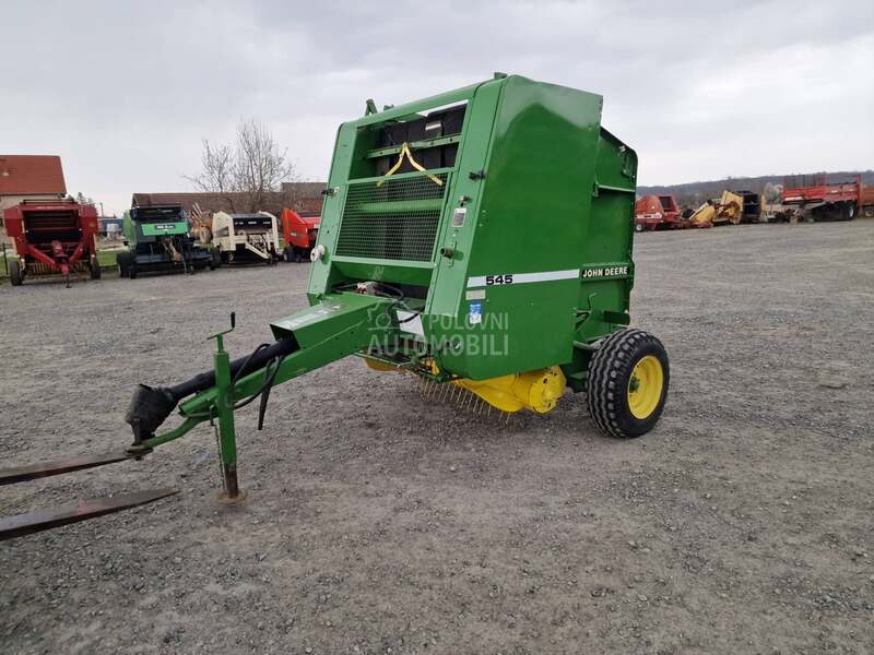 John Deere 545 dva kanapa