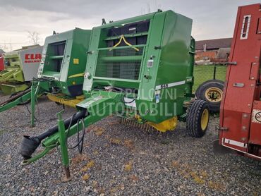 John Deere 545 dva kanapa