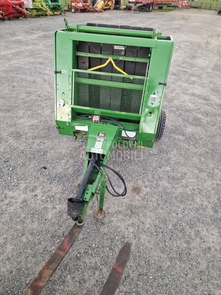 John Deere 545 dva kanapa