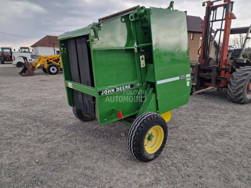 John Deere 545 dva kanapa