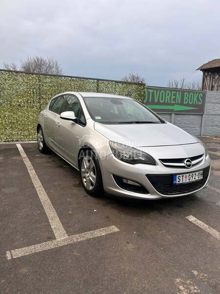Opel Astra J 