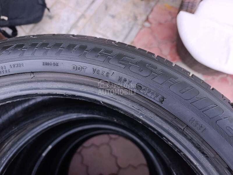 Bridgestone 235/45 R19 Letnja