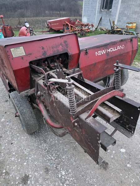 New Holland 265