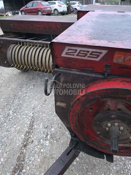 New Holland 265