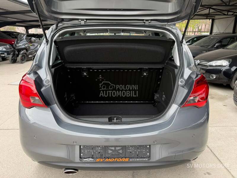 Opel Corsa E 1.4 16V COSMO