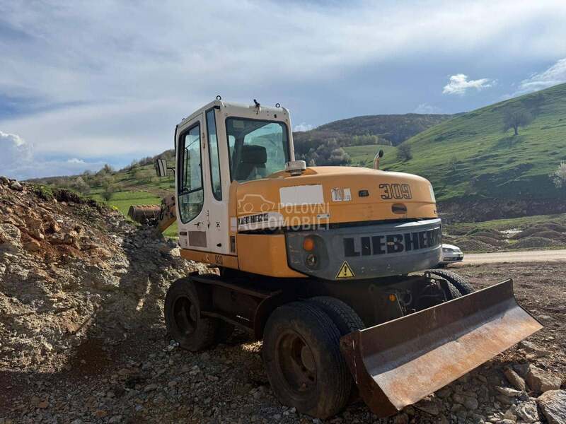 Liebherr A309 Tockas