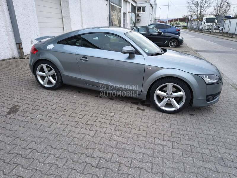 Audi TT 