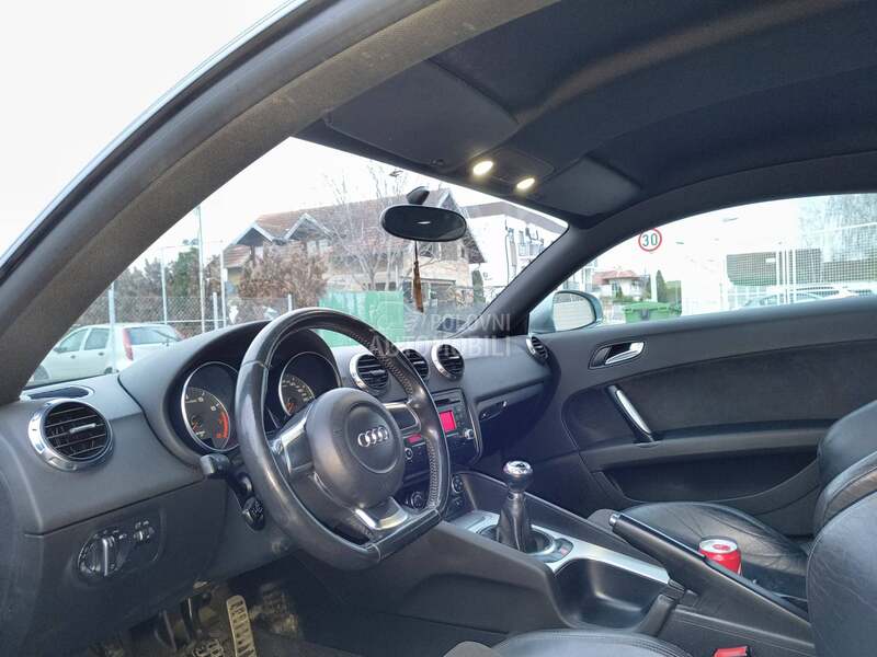 Audi TT 