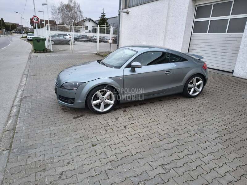 Audi TT 