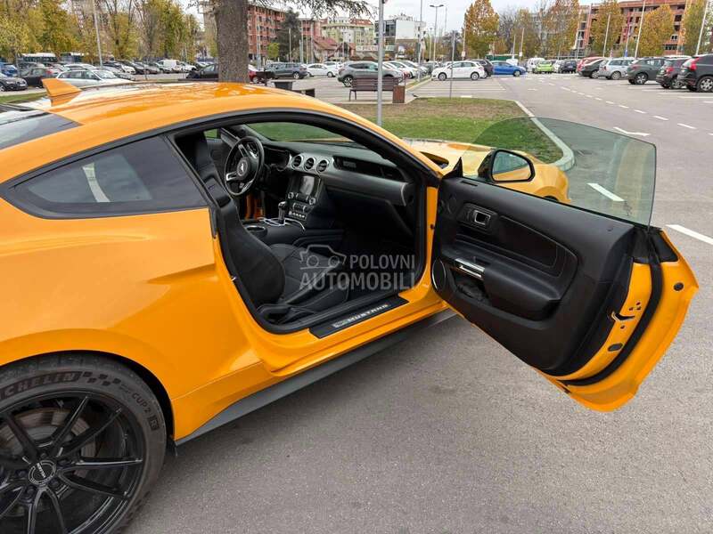 Ford Mustang 