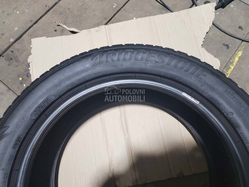 Bridgestone 225/55 R18 Zimska