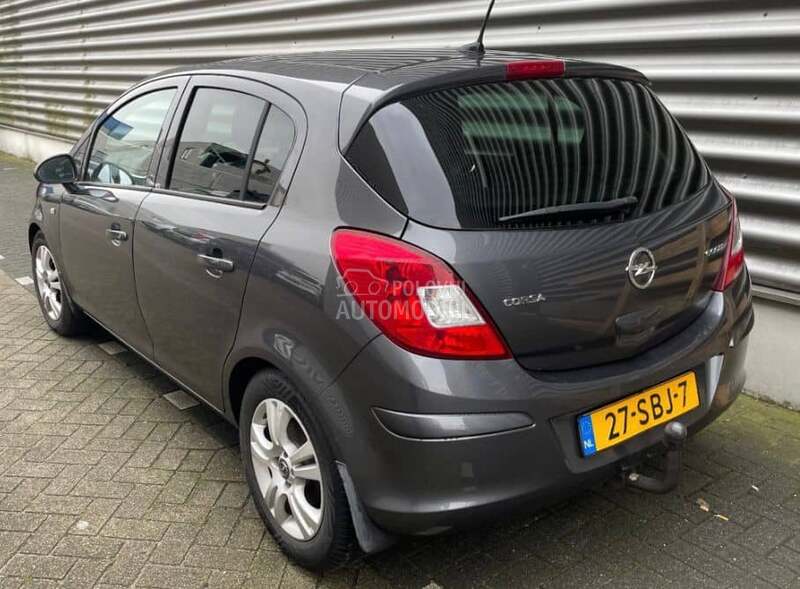 Opel Corsa D 1.3d nawi holand