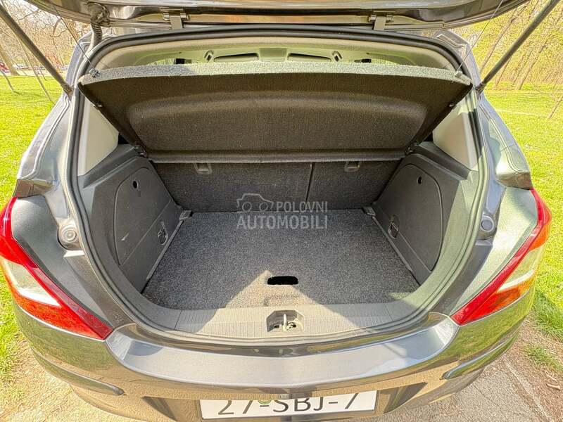 Opel Corsa D 1.3d nawi holand