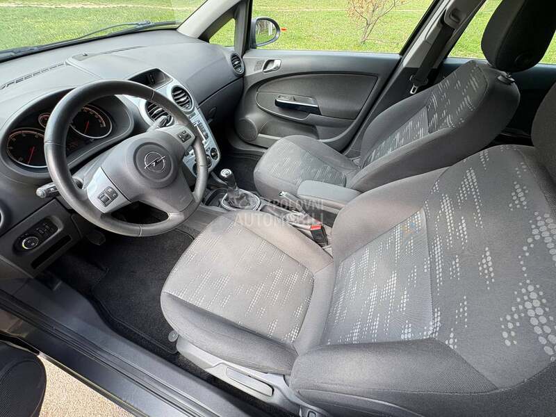 Opel Corsa D 1.3d nawi holand