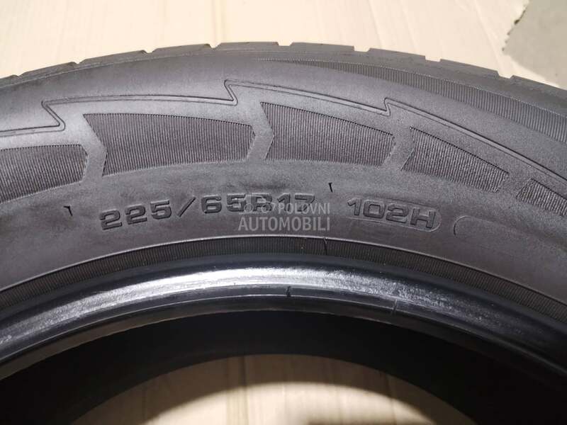 Goodyear 225/65 R17 Zimska